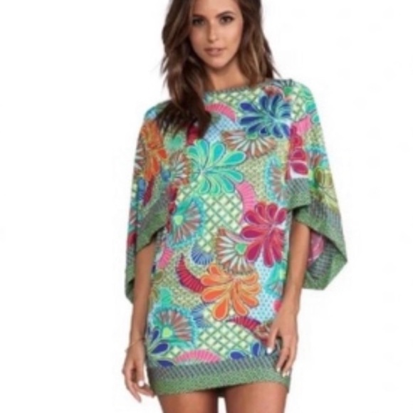 Trina Turk Dresses & Skirts - Trina Turk beautiful stretchy French Riviera mini dress or swim tunic